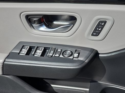 Used 2025 Honda Pilot EX-L image 30