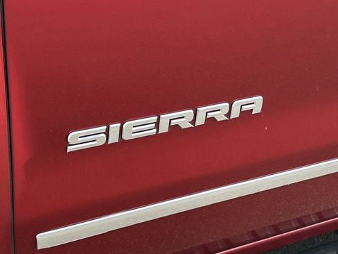 Used 2018 GMC Sierra 1500 SLT AWD/4WD image 31