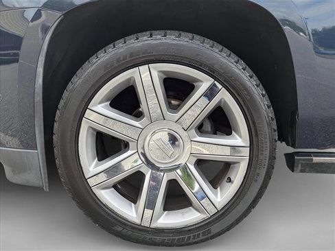 Used 2017 Cadillac Escalade ESV Premium Luxury RWD image 9