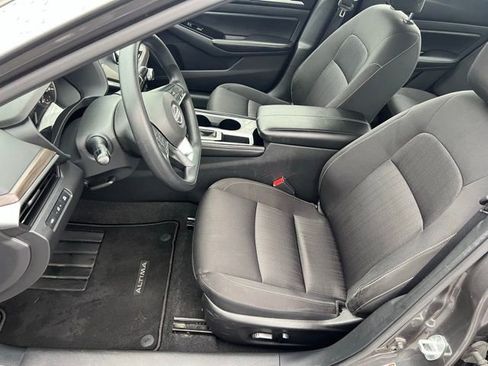 Used 2023 Nissan Altima 2.5 SV image 13