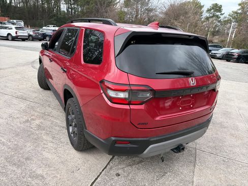 Used 2023 Honda Pilot TrailSport image 8