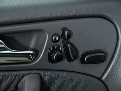 Used 2003 Mercedes-Benz C 32 AMG image 19