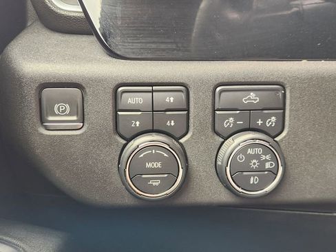 Used 2023 Chevrolet Silverado 1500 RST AWD/4WD image 25