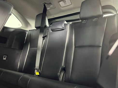 Used 2024 Toyota Highlander Platinum image 23