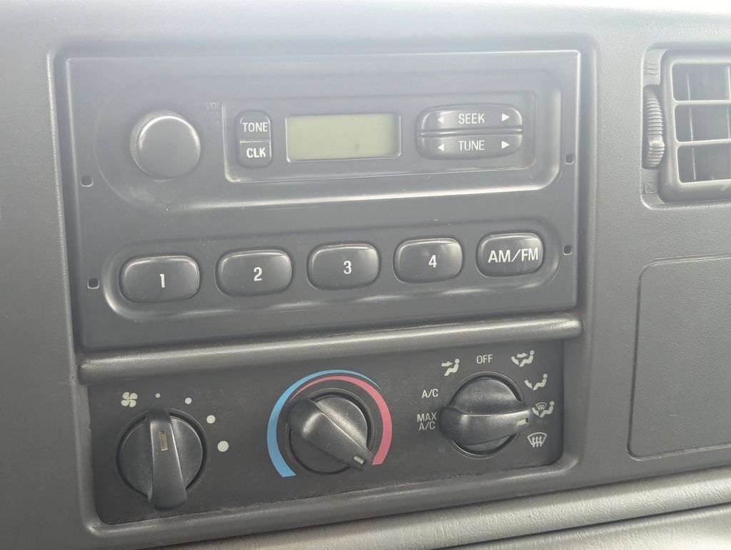 Used 2004 Ford F450 XL RWD image 13