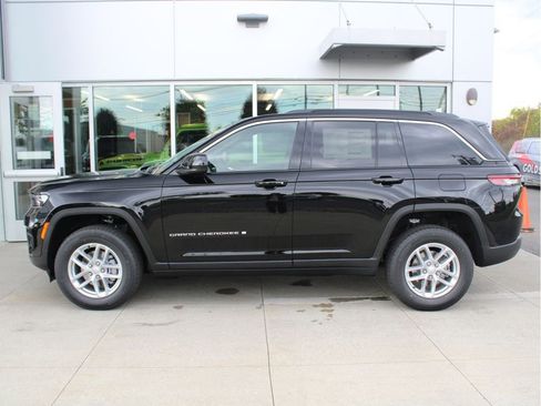 New 2025 Jeep Grand Cherokee Laredo X w/ Luxury Tech Group I image 6