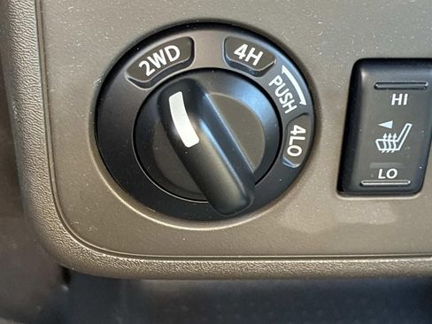 Used 2019 Nissan Frontier PRO-4X AWD/4WD image 29