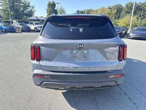 Certified 2021 Kia Sorento S AWD/4WD image 7