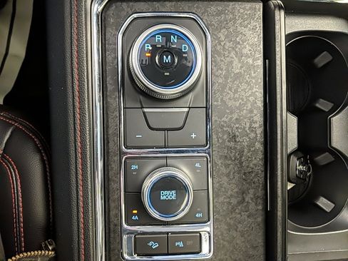 Used 2022 Ford Expedition Max Limited image 31