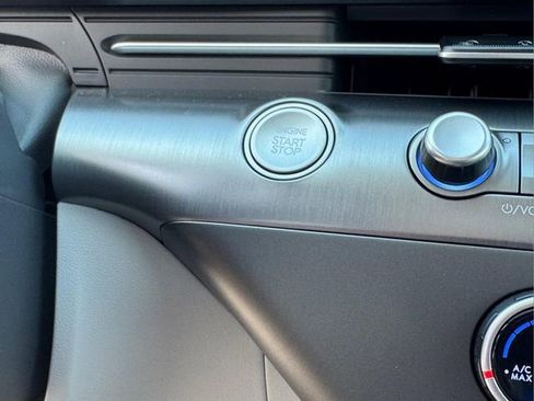 New 2026 Hyundai Kona SE AWD/4WD image 32
