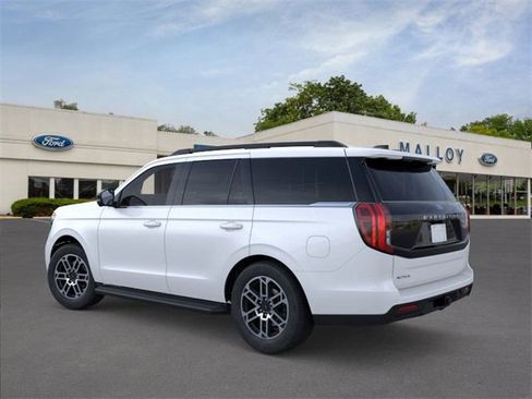 New 2025 Ford Expedition Active image 4