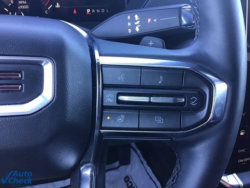 Used 2025 GMC Acadia Elevation image 32