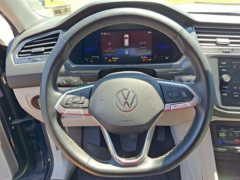 Used 2023 Volkswagen Tiguan SE w/ Panoramic Sunroof Package AWD/4WD image 20