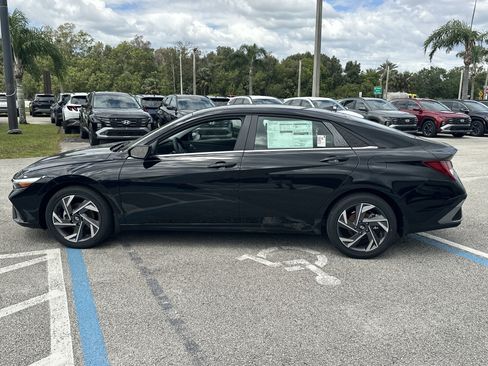 New 2026 Hyundai Elantra Limited FWD image 9