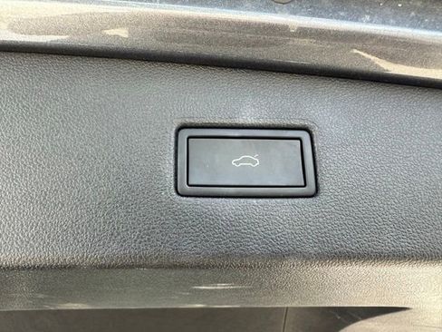 Used 2024 Volkswagen Tiguan SE AWD/4WD image 21