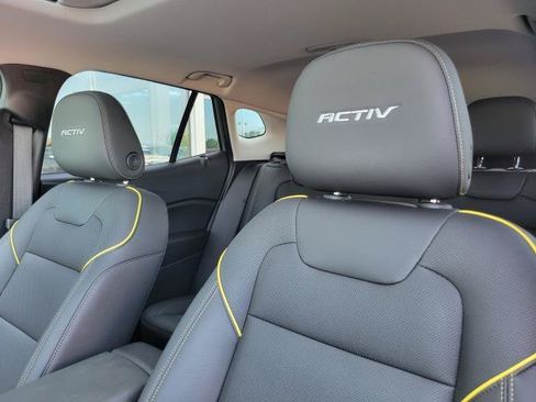 Used 2024 Chevrolet Trax ACTIV w/ Sunroof Package FWD image 15