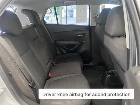 Used 2022 Chevrolet Trax LS w/ Tint and Cruise Package image 41