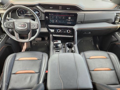 Used 2024 GMC Sierra 1500 AT4 w/ Technology Package AWD/4WD image 9