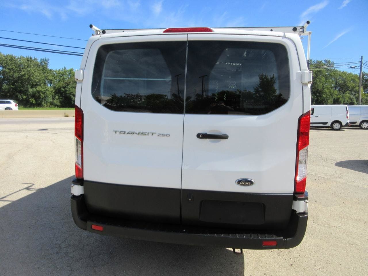 Used 2019 Ford Transit 250 130 Low Roof w/ Exterior Upgrade Package RWD image 9