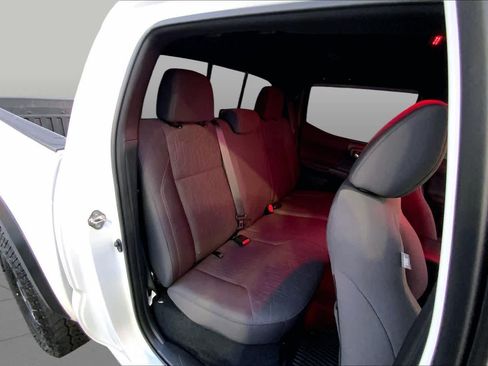 Used 2019 Toyota Tacoma TRD Off-Road w/ Technology Package AWD/4WD image 19