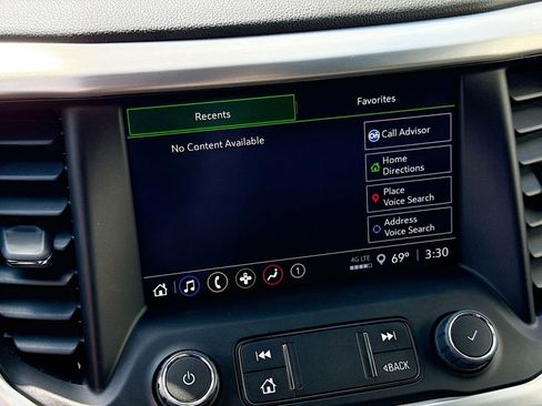 Used 2023 GMC Acadia SLE w/ Driver Convenience Package AWD/4WD image 13