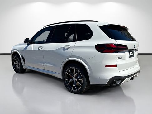 New 2026 BMW X5 xDrive50e w/ Executive Package image 5