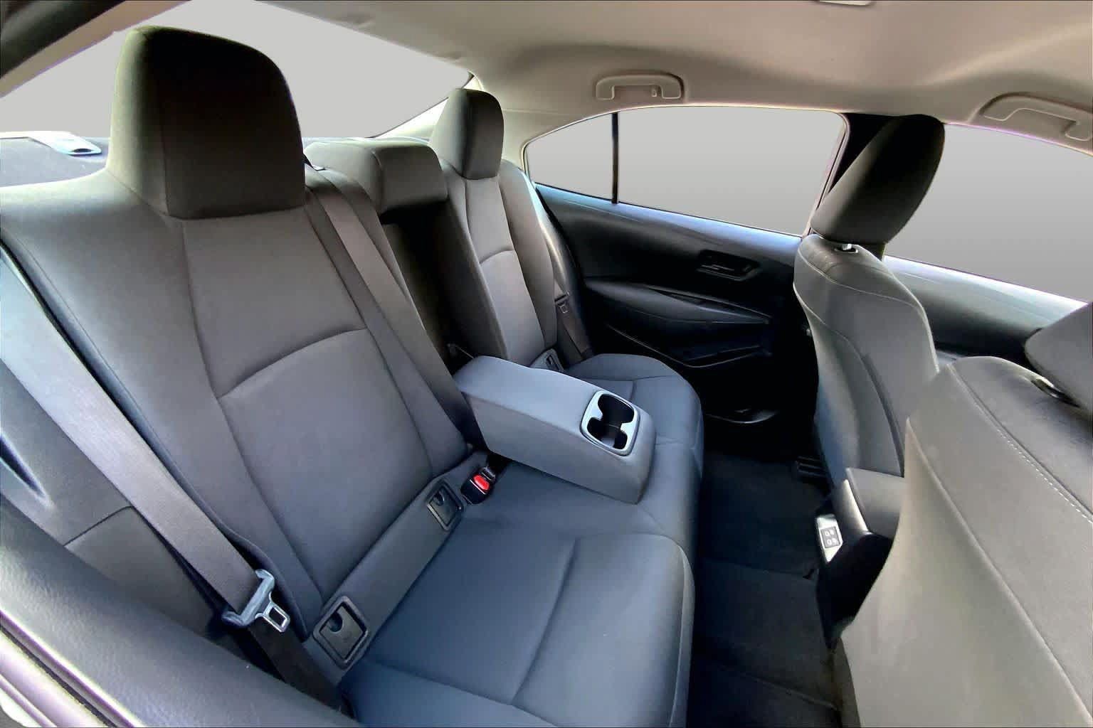 Used 2025 Toyota Corolla LE FWD image 19