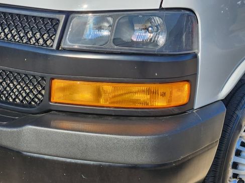 Used 2025 Chevrolet Express 3500 LS RWD image 15