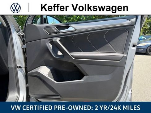 Certified 2023 Volkswagen Tiguan SE FWD image 35