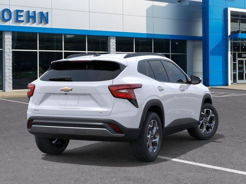 New 2026 Chevrolet Trax LT w/ LT Convenience Package FWD image 4