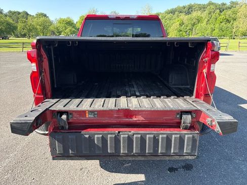Used 2023 Chevrolet Silverado 1500 High Country w/ Technology Package AWD/4WD image 28