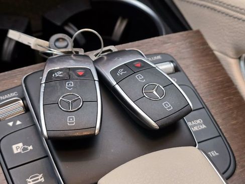 Used 2021 Mercedes-Benz GLE 350 w/ 3rd Row Seat Package image 25