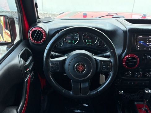 Used 2016 Jeep Wrangler Sahara w/ Connectivity Group AWD/4WD image 12