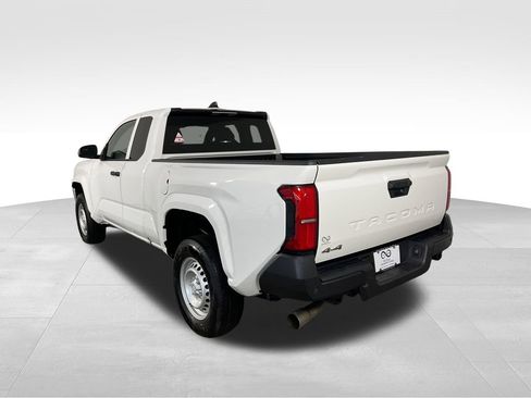 Used 2025 Toyota Tacoma SR image 7