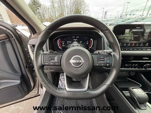 Used 2023 Nissan Rogue Platinum image 13