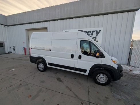 Used 2025 RAM ProMaster 2500 image 32