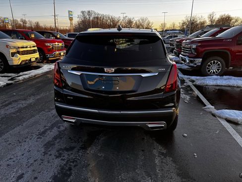 Used 2025 Cadillac XT5 Premium Luxury image 3