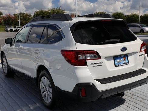 Used 2018 Subaru Outback 2.5i Premium image 3