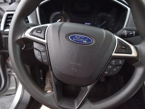 Used 2013 Ford Fusion SE FWD image 10