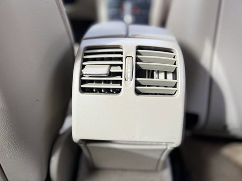 Used 2011 Mercedes-Benz E 350 Cabriolet image 17