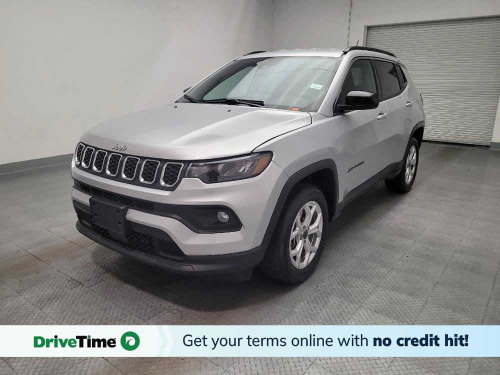 Used 2025 Jeep Compass Latitude AWD/4WD image 1