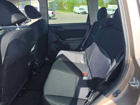Used 2016 Subaru Forester 2.5i Premium image 7