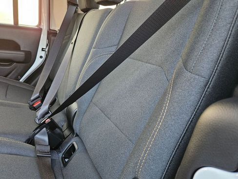 New 2025 Jeep Gladiator Sport image 26