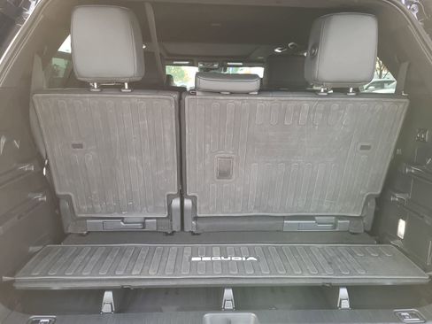 Used 2025 Toyota Sequoia Platinum image 27