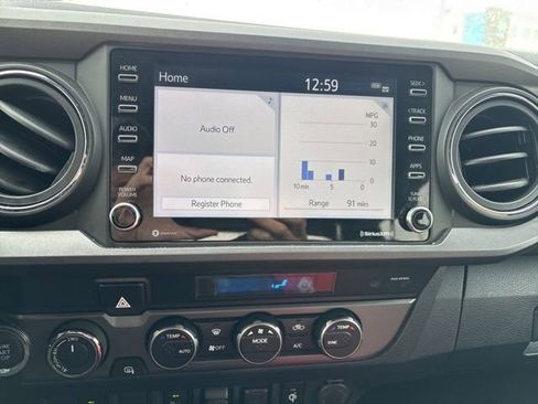 Used 2022 Toyota Tacoma TRD Sport image 10