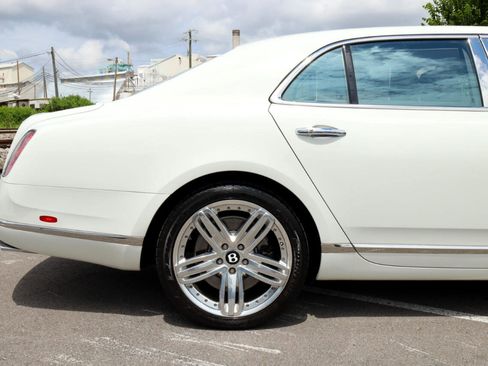 Used 2011 Bentley Mulsanne 4dr Sdn image 17