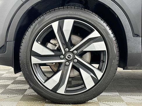 Certified 2023 Volvo XC40 B5 Plus w/ Climate Package image 30