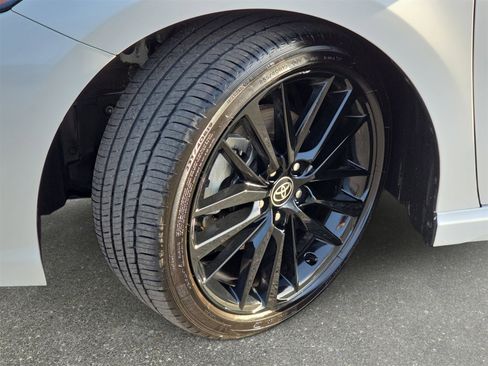 Used 2021 Toyota Camry XSE image 31