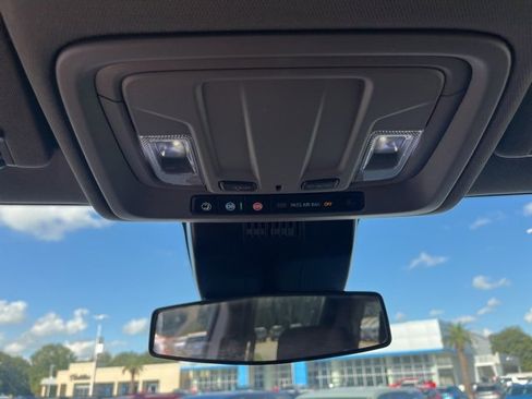 Used 2024 Chevrolet Silverado 2500 Custom image 26