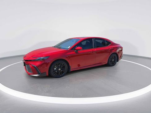 Certified 2025 Toyota Camry SE w/ Convenience Package FWD image 4